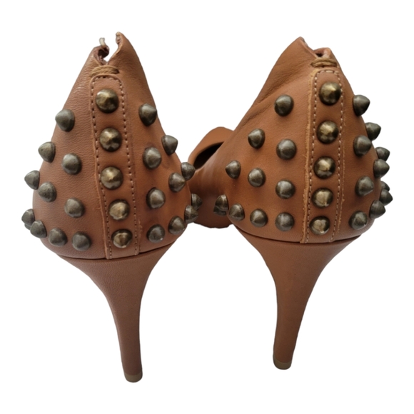 ZIGI Girl Leather Pumps. Size 9. - Picture 3 of 10